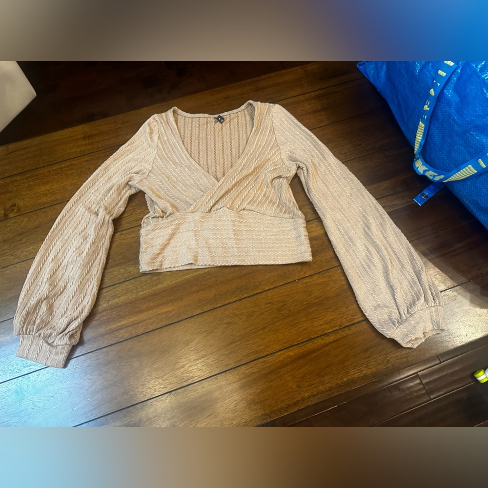 Long sleeve crop top